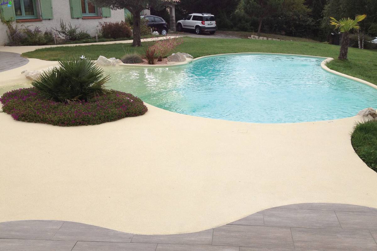 piscina naturale realizzata su misura