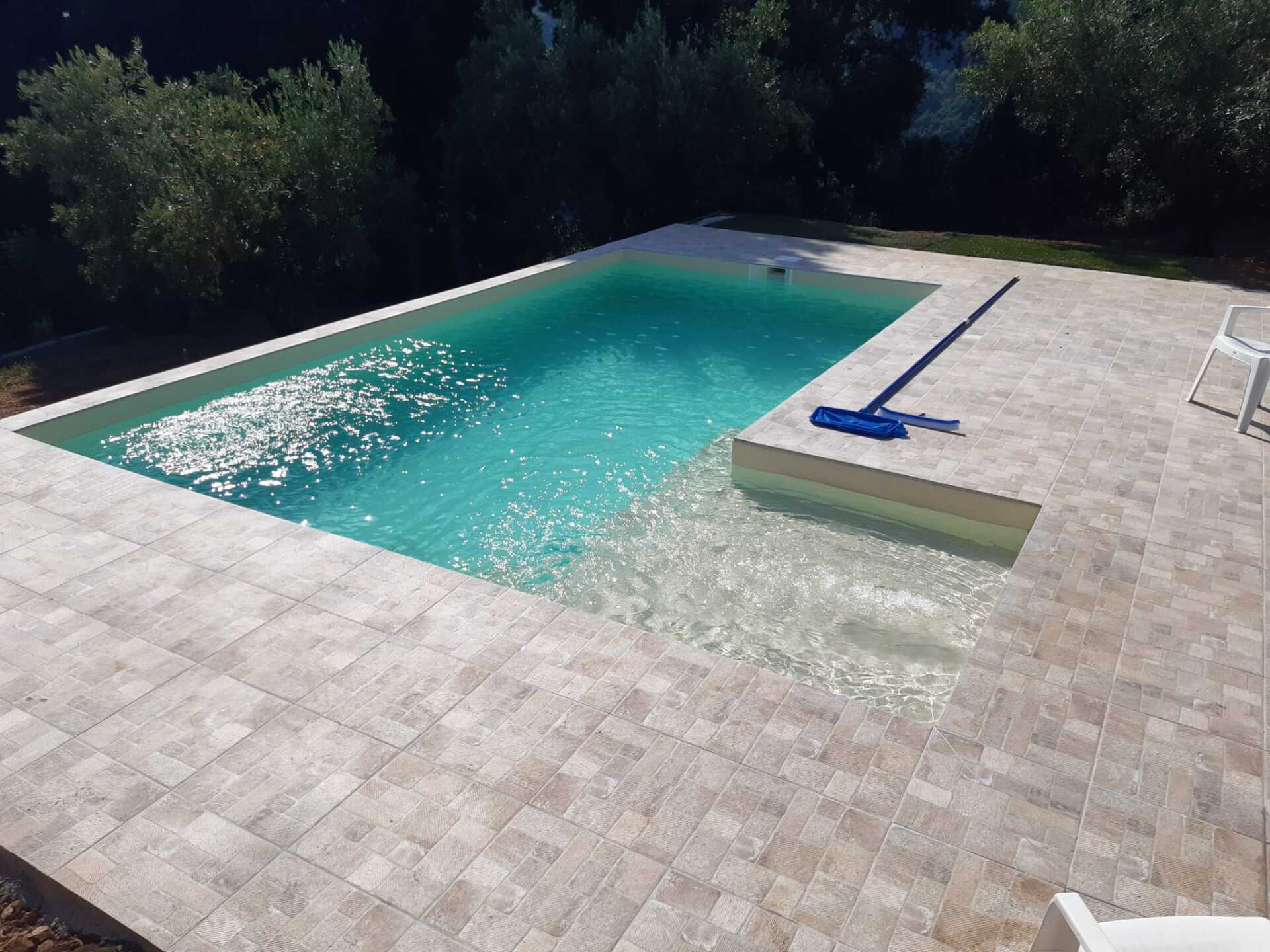 piscina interrata del marchio Solaris