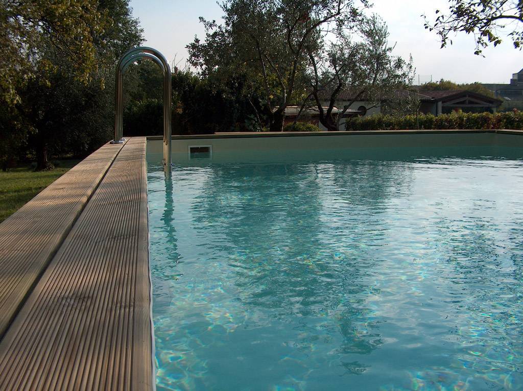 piscina fuori terra personalizzata