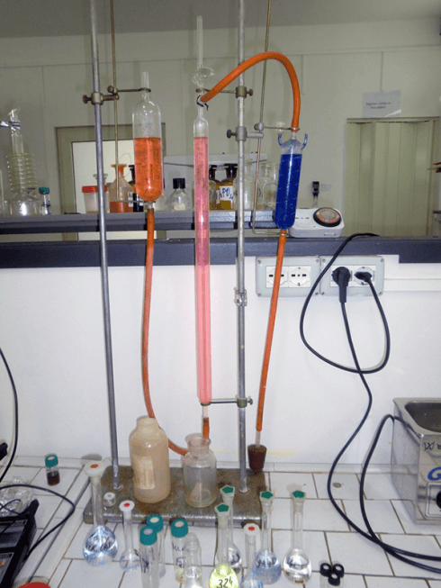 Attrezzatura per analisi di laboratorio specifica