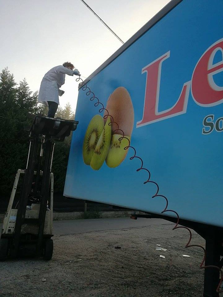 Realizzazione di tende pubblicitarie per automezzi