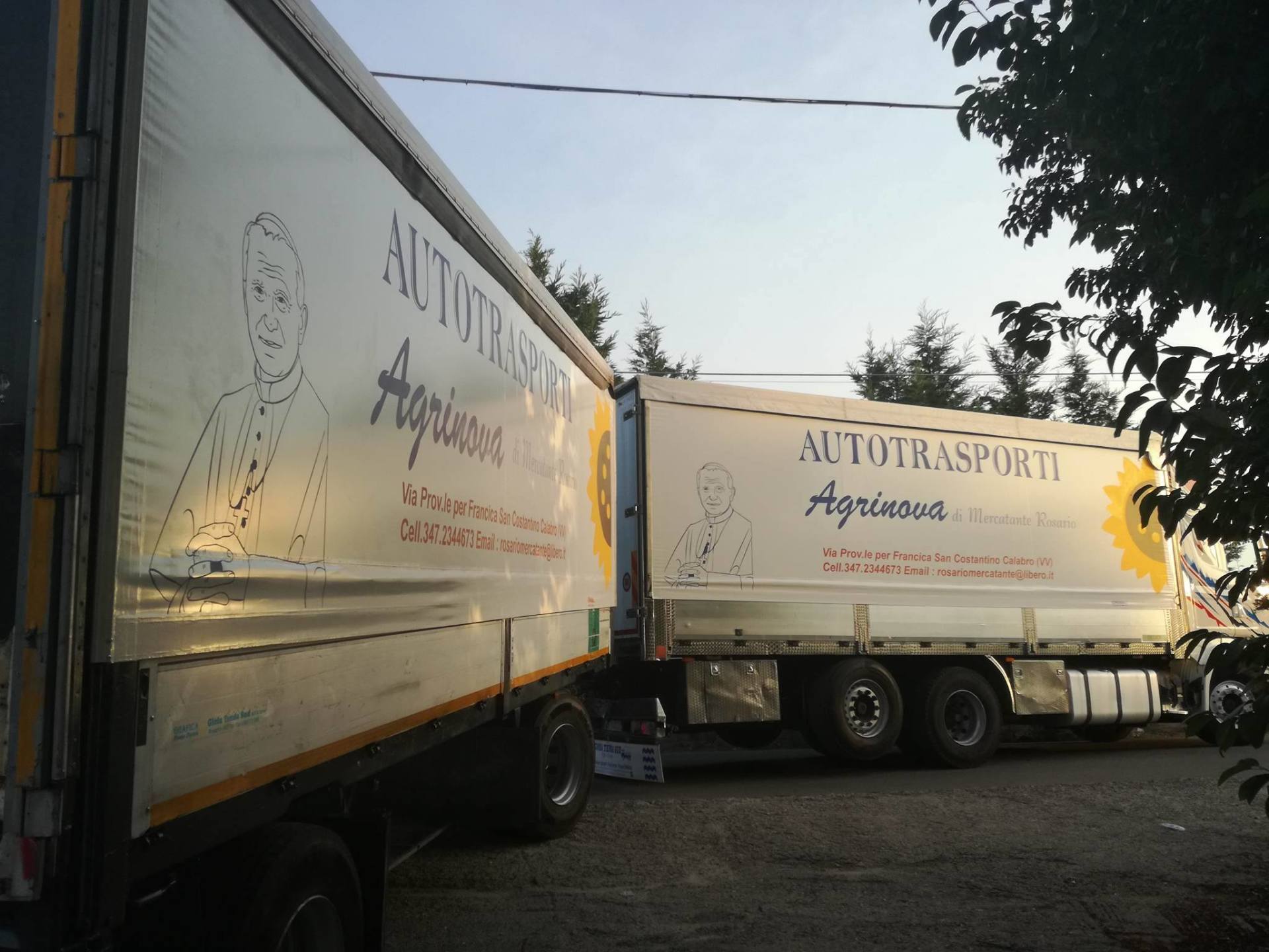 Tendoni pubblicitari su automezzi