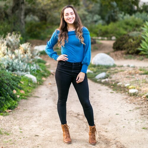 Macie - Claremont, CA - Nicely Spanish