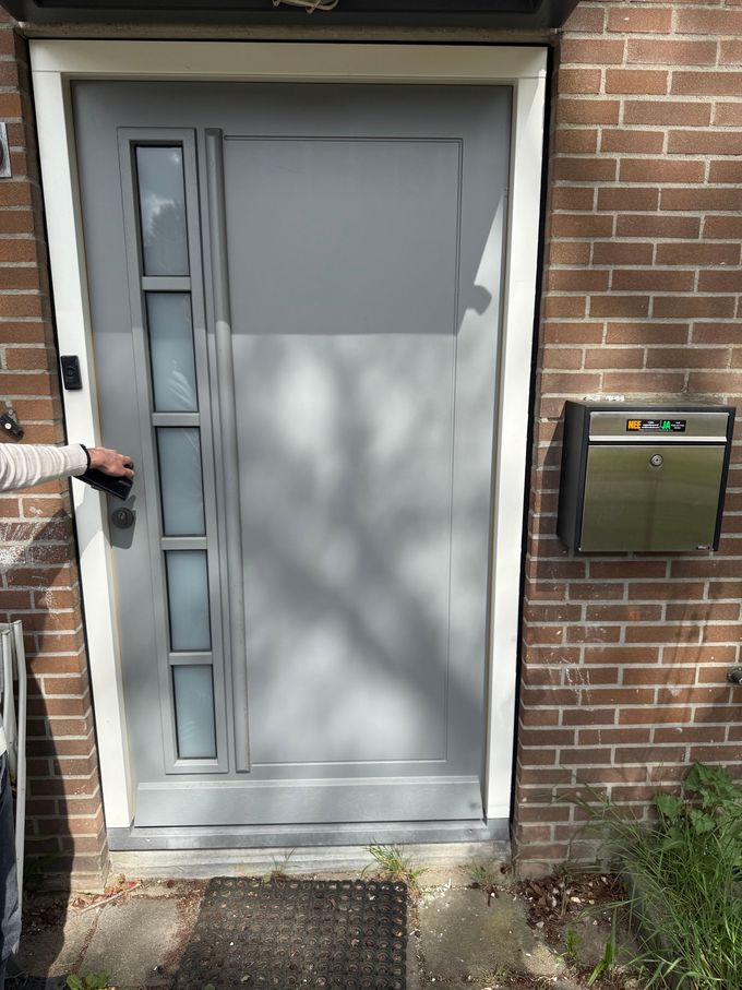 vdlaanonderhoud.nl | Grijze deur