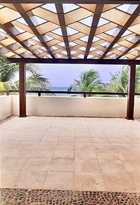 LA REINA DE LA MALLA SOMBRA