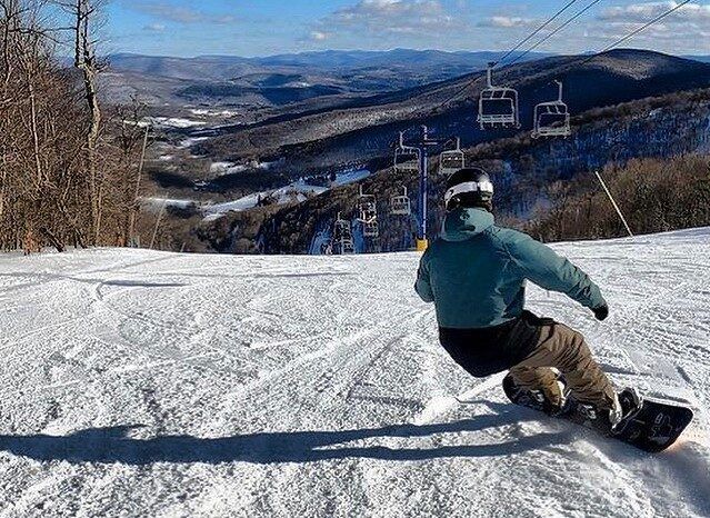 Person snowboarding on Belleayre Mountain in Upstate New York