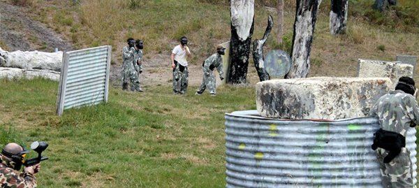 team ready to start paintball game