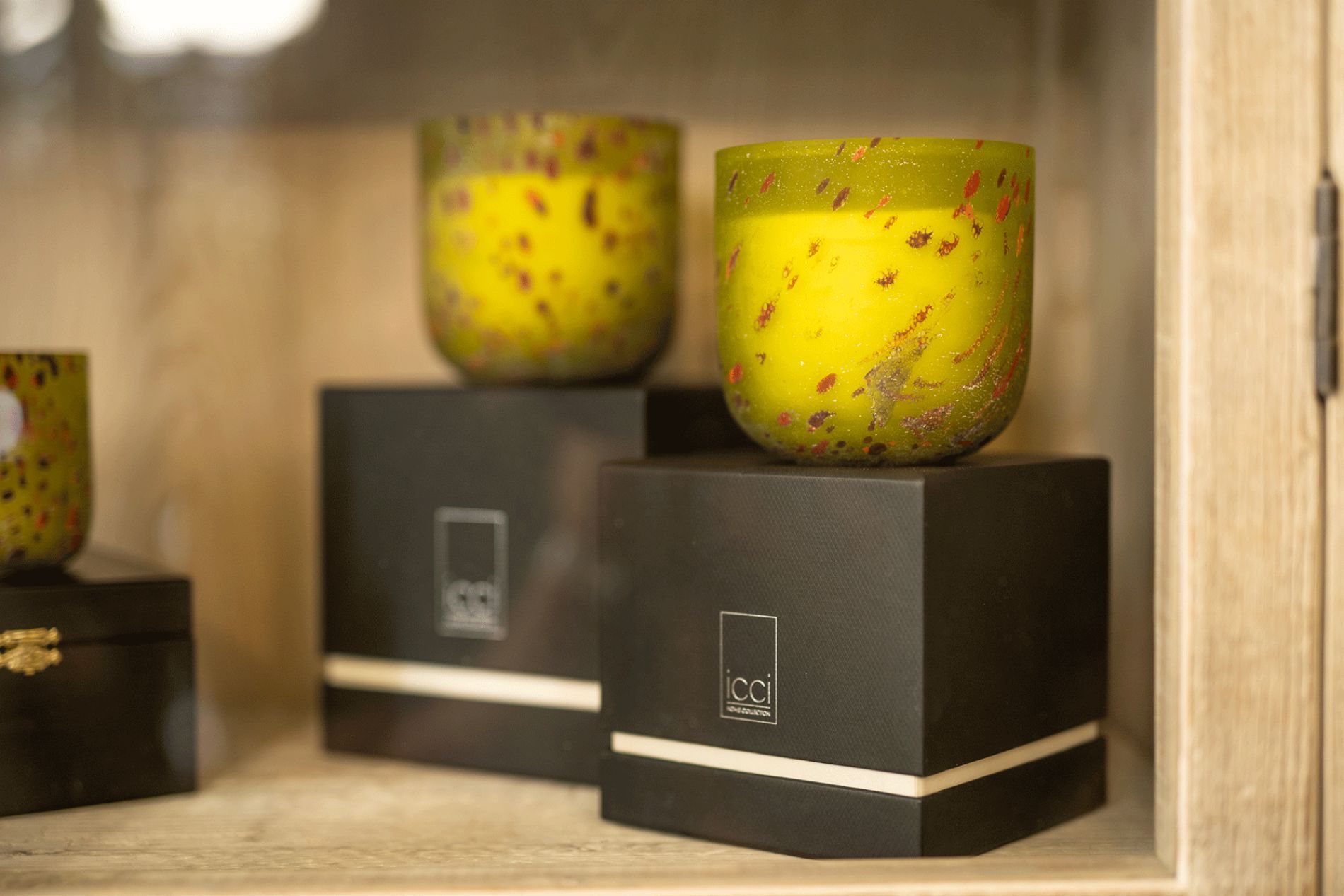 candele ornamentali gialle