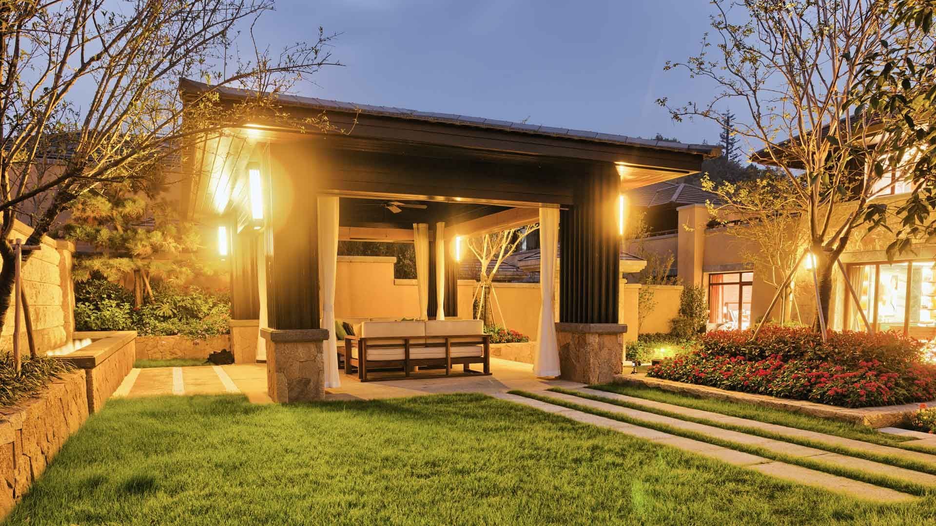 Modern outdoor backyard patio lighting design