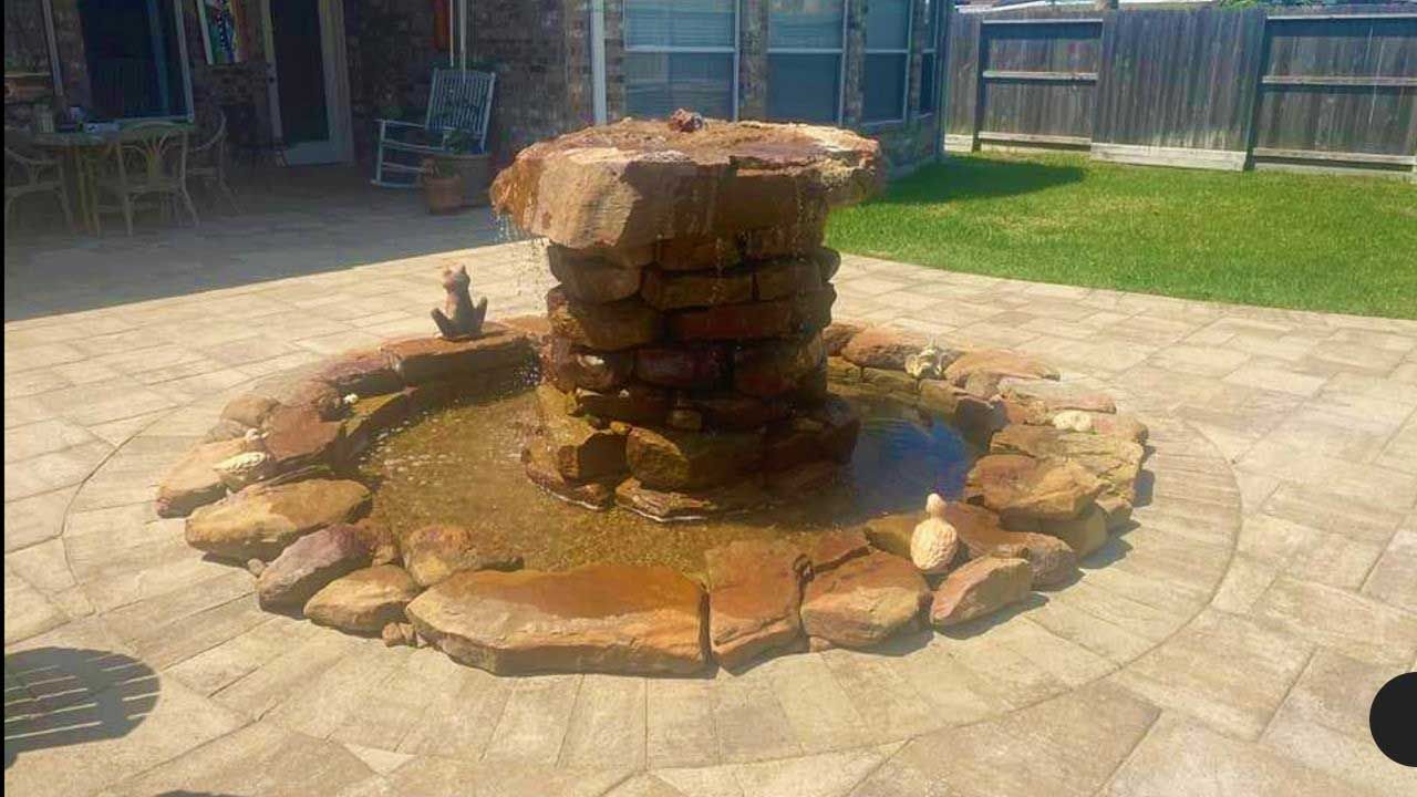 Light brown stone center disappearing Fountain