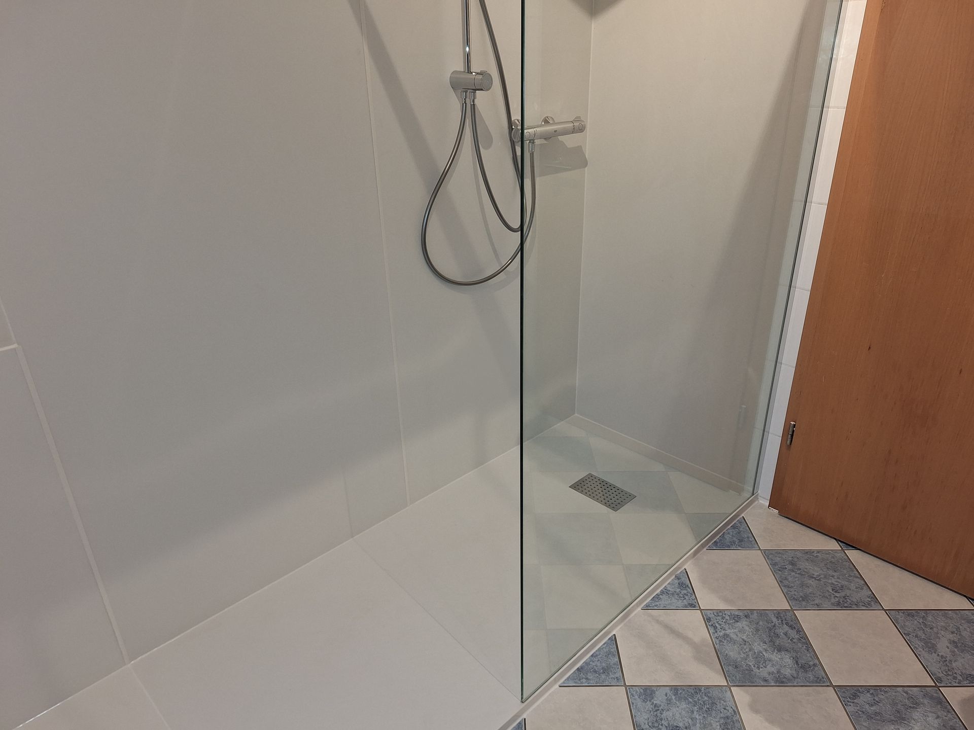 Wanne zur Dusche in Peine