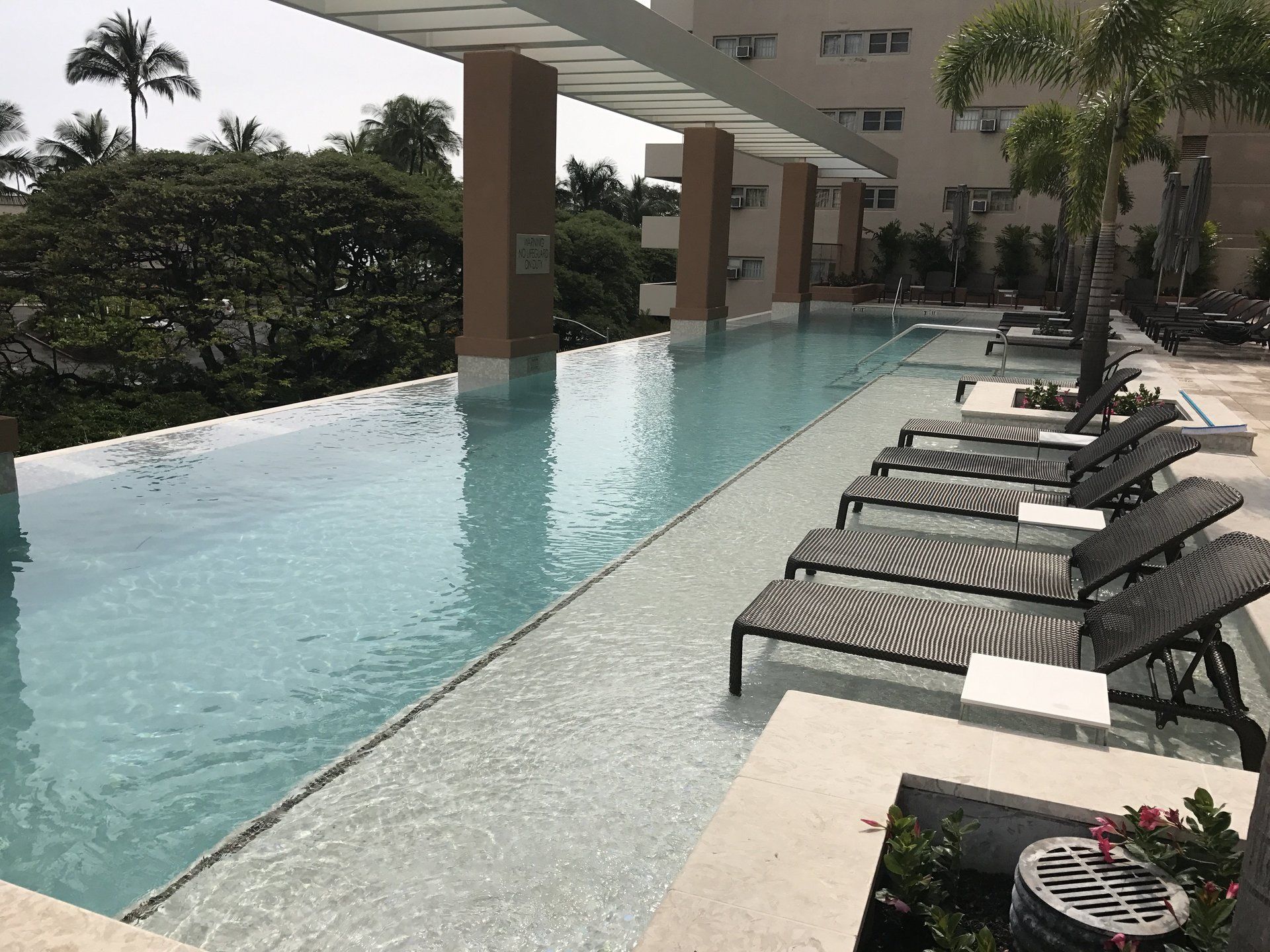 Hilton Grand Islander - Oahu HI - Pacific AquaScapes