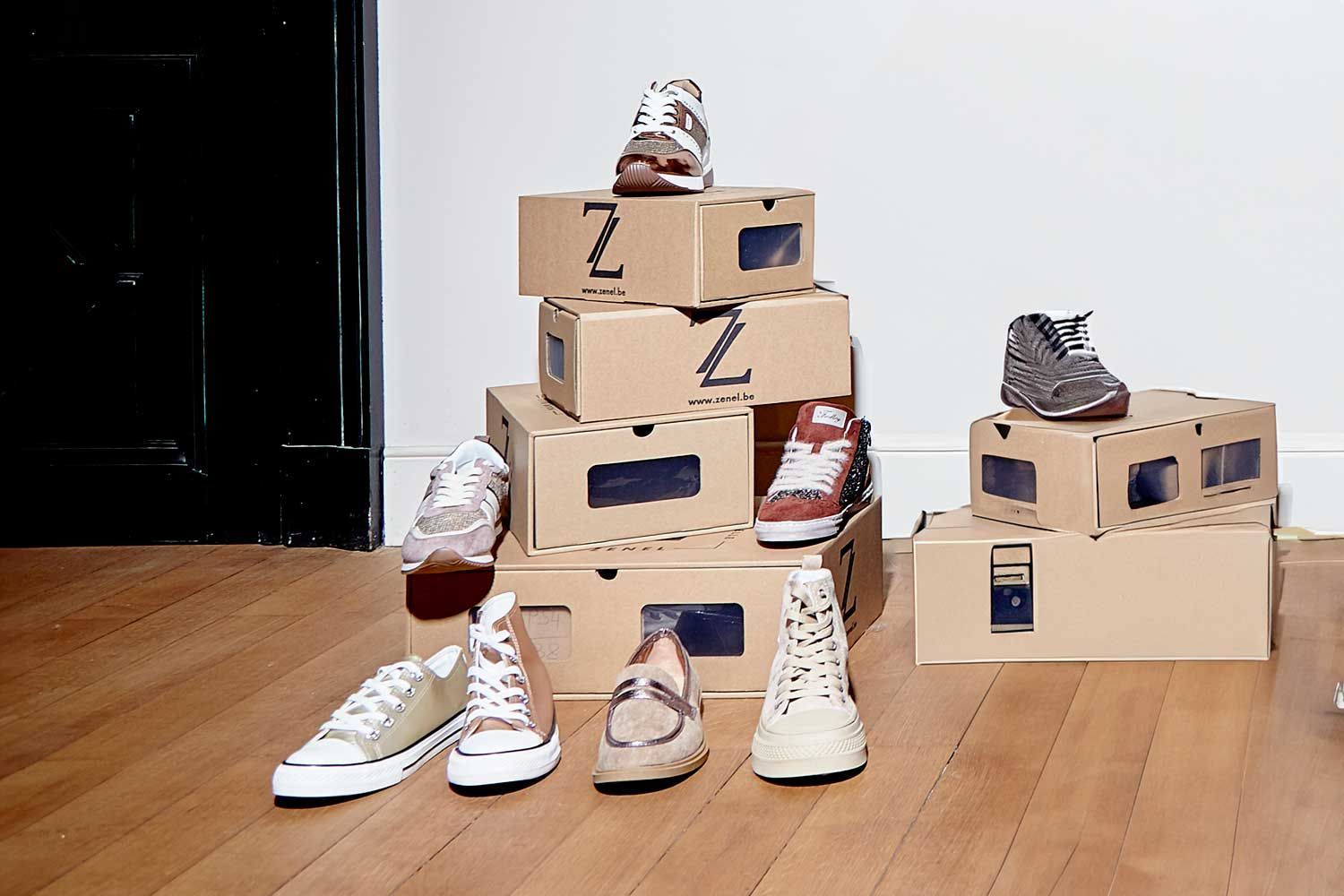 En-tête/Pied de page, chaussures et boites de rangements pour chaussures.