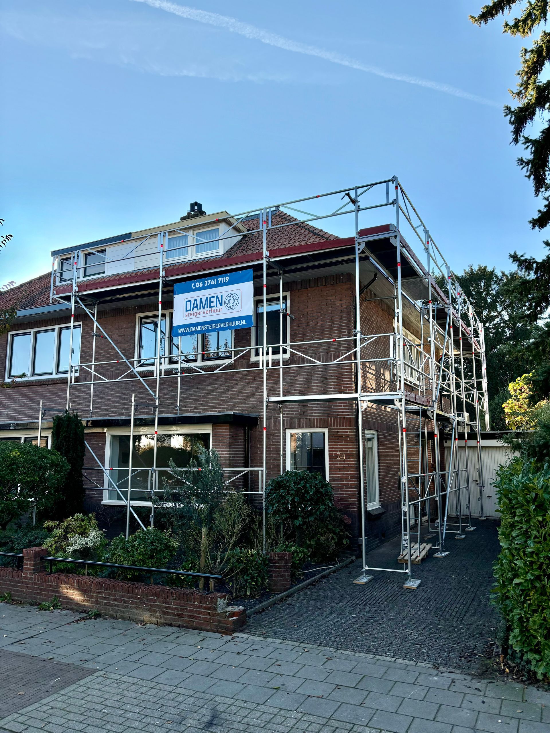 steiger huren, steiger verhuur, steigerbouw, steiger nodig, steiger bedrijf, daksteiger, veilige steiger, renovatie steiger  	 