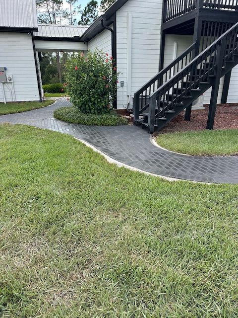 Tremron Charcoal 4x8 Paver Walkway in Running Bond Pattern