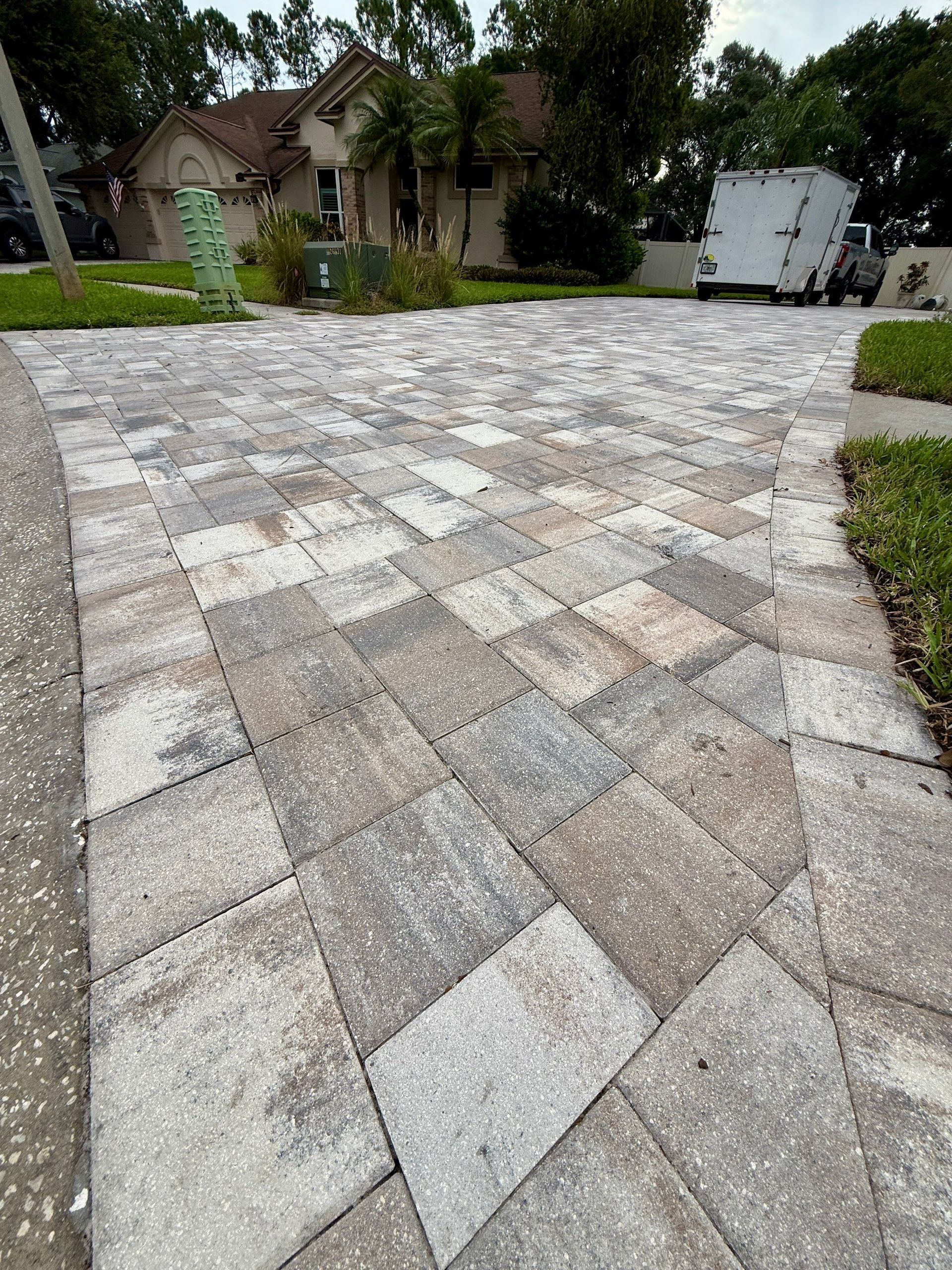 Victory White Tan Charcoal Driveway