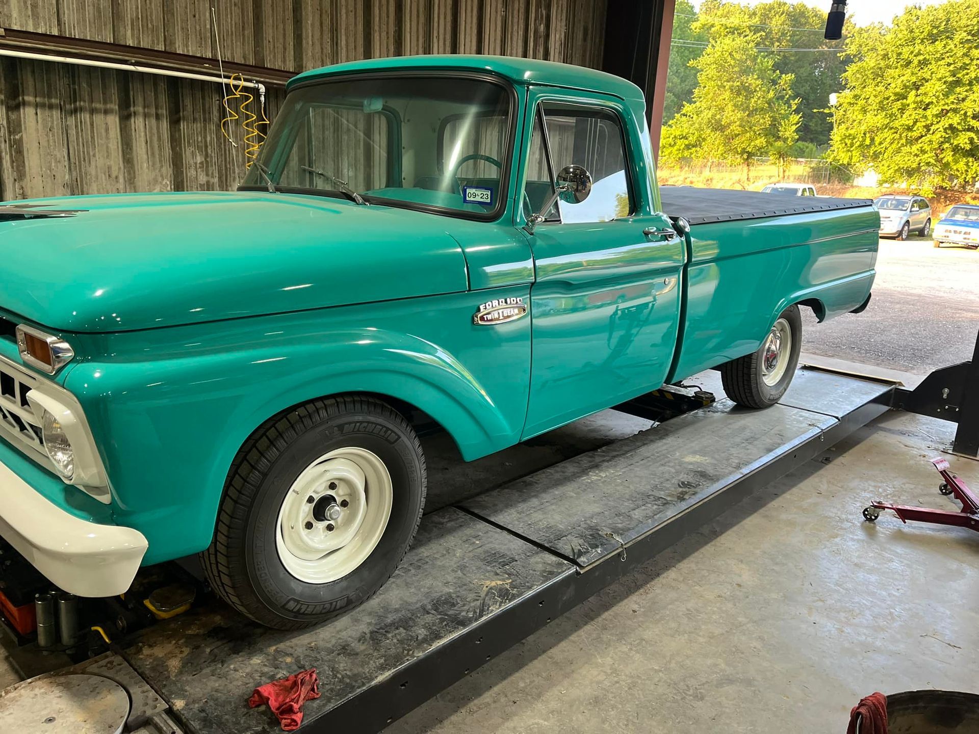 Auto Diagnostic & Repair Center  Garage