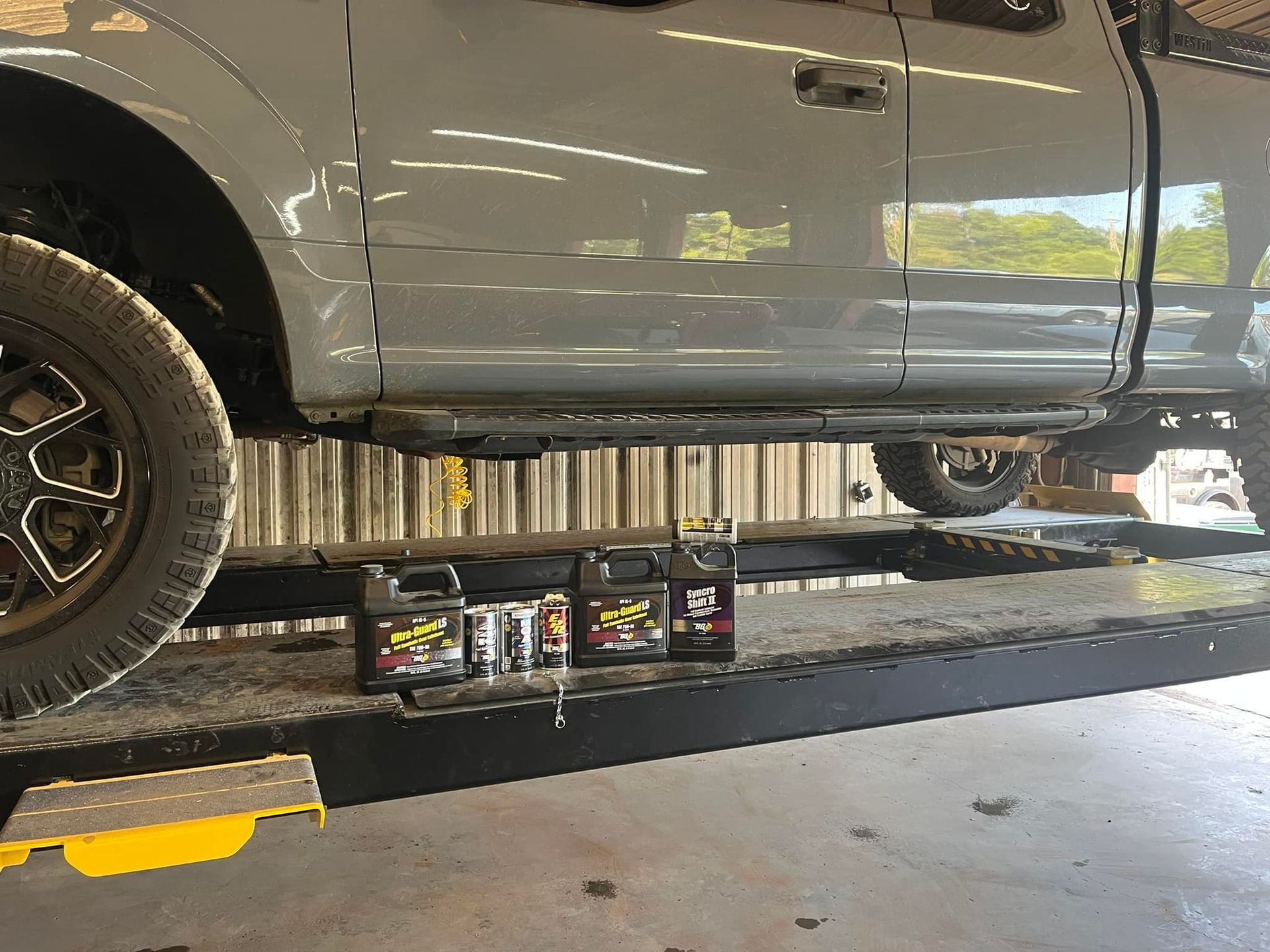 Auto Diagnostic & Repair Center Garage