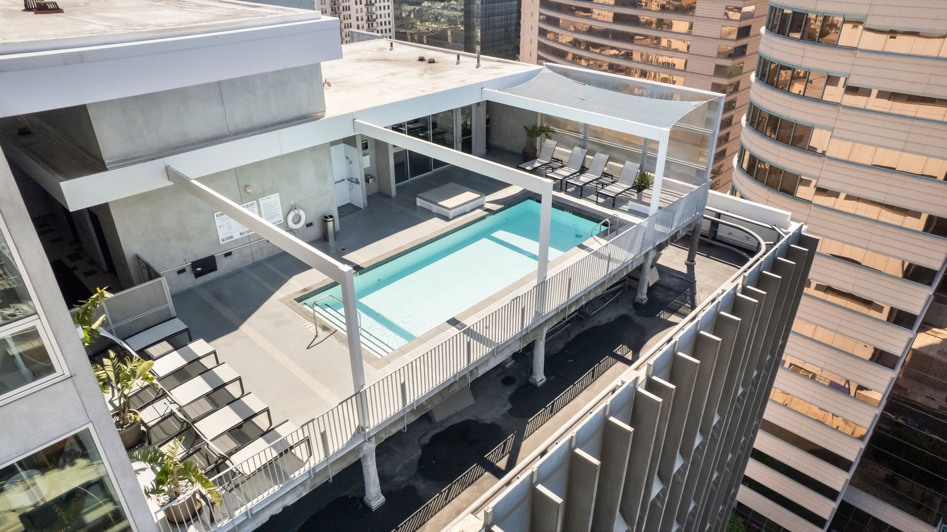 Sliding Photo Gallery Displaying Community Amenities