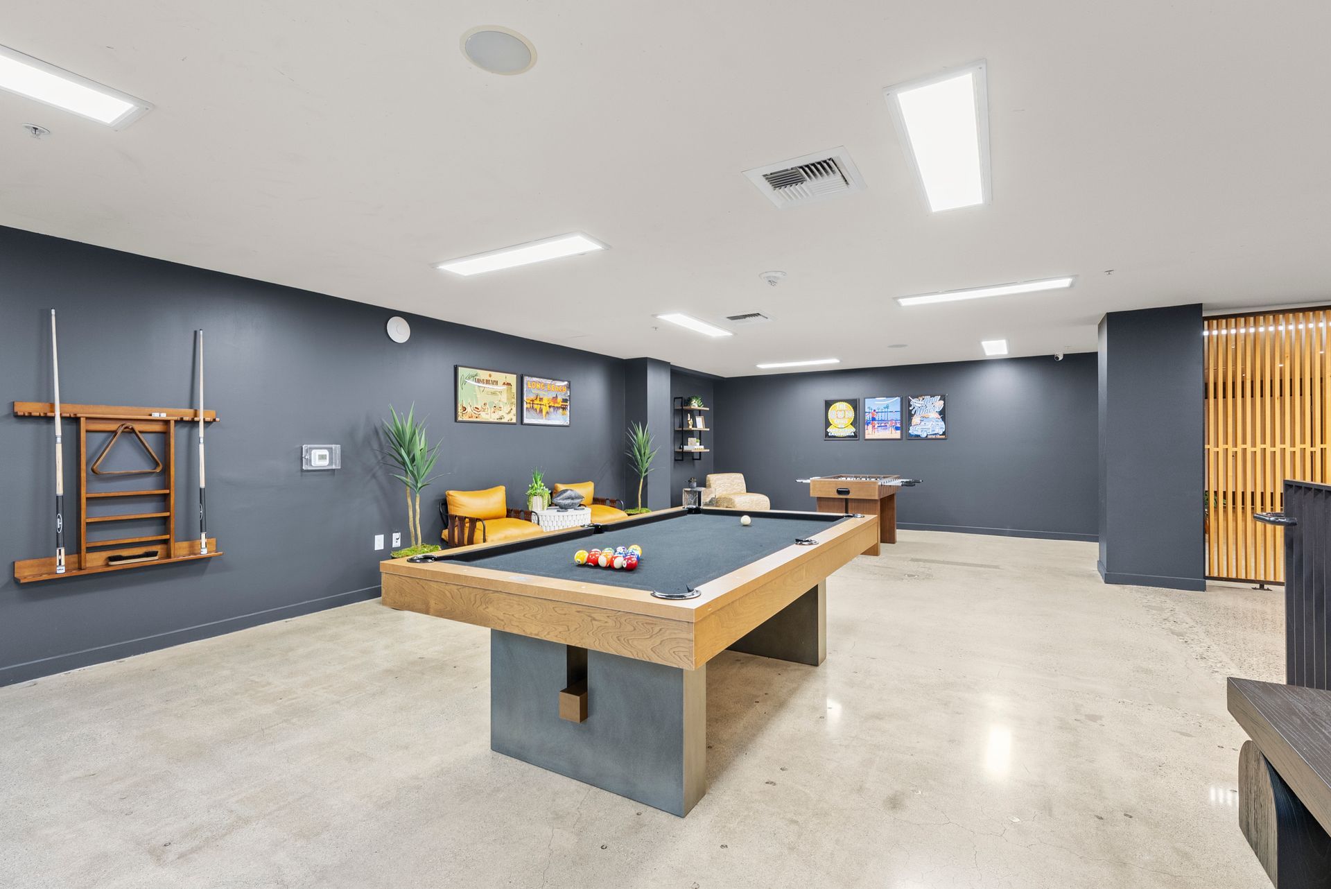 Sliding Photo Gallery Displaying Community Amenities