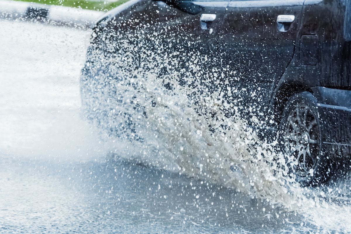 Stay Safe on Wet Roads: Rainy Day Driving Tips for Charlotte County Drivers