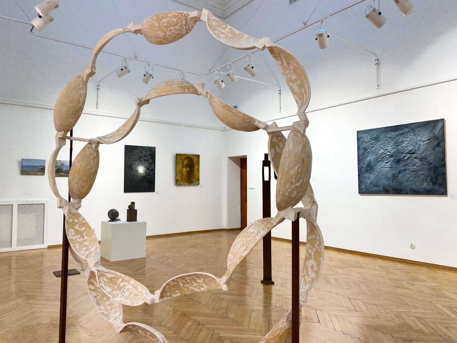 Dom Kultury Exhibition Für die Unsrigen  Memoriam Ronald Steckel, 11. April 2025