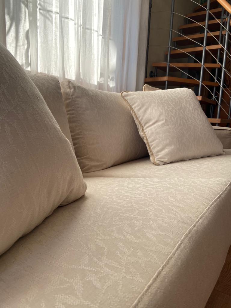 dettaglio porta tappezzata