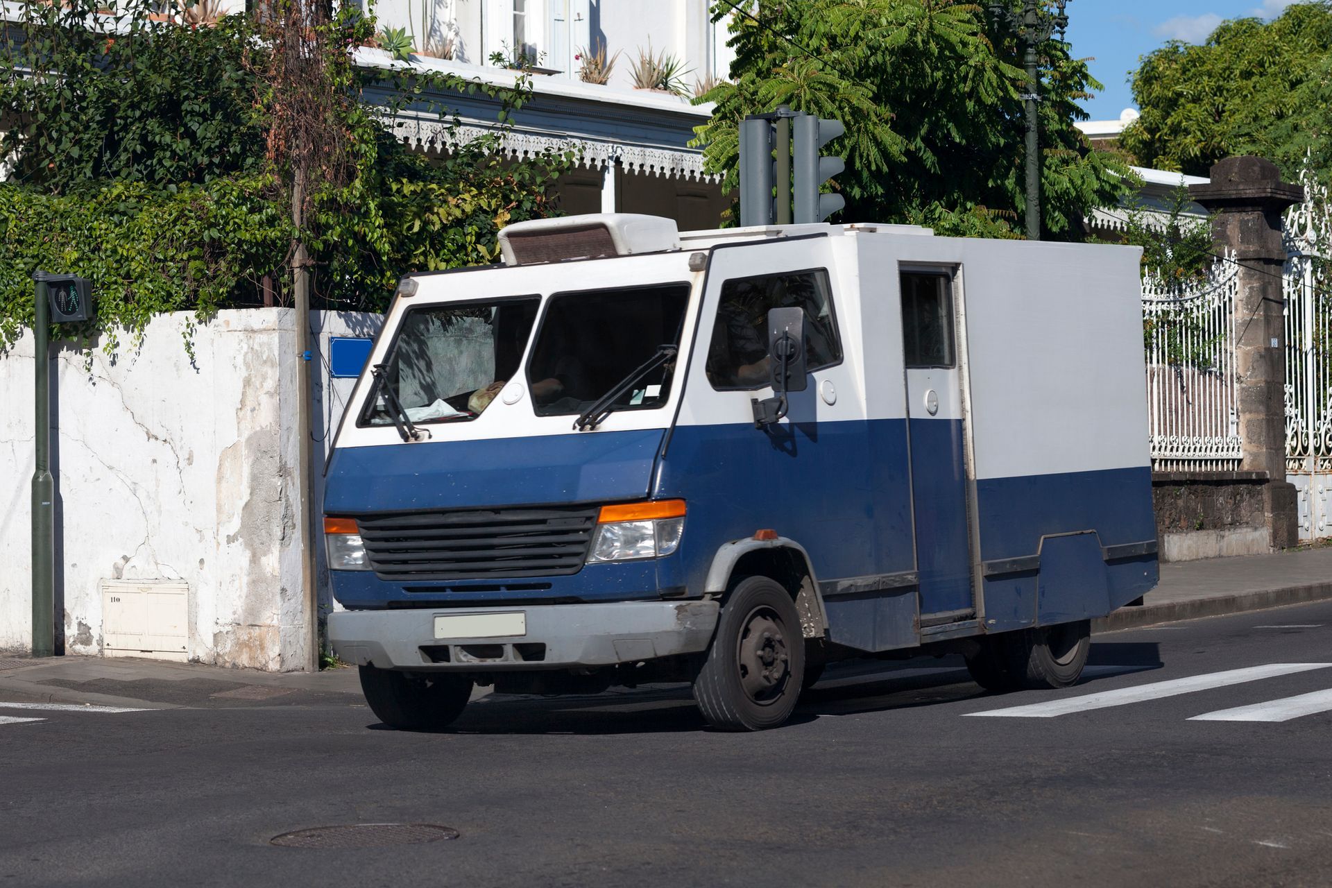 Armored Money Truck — Denver, CO — DPS Armored