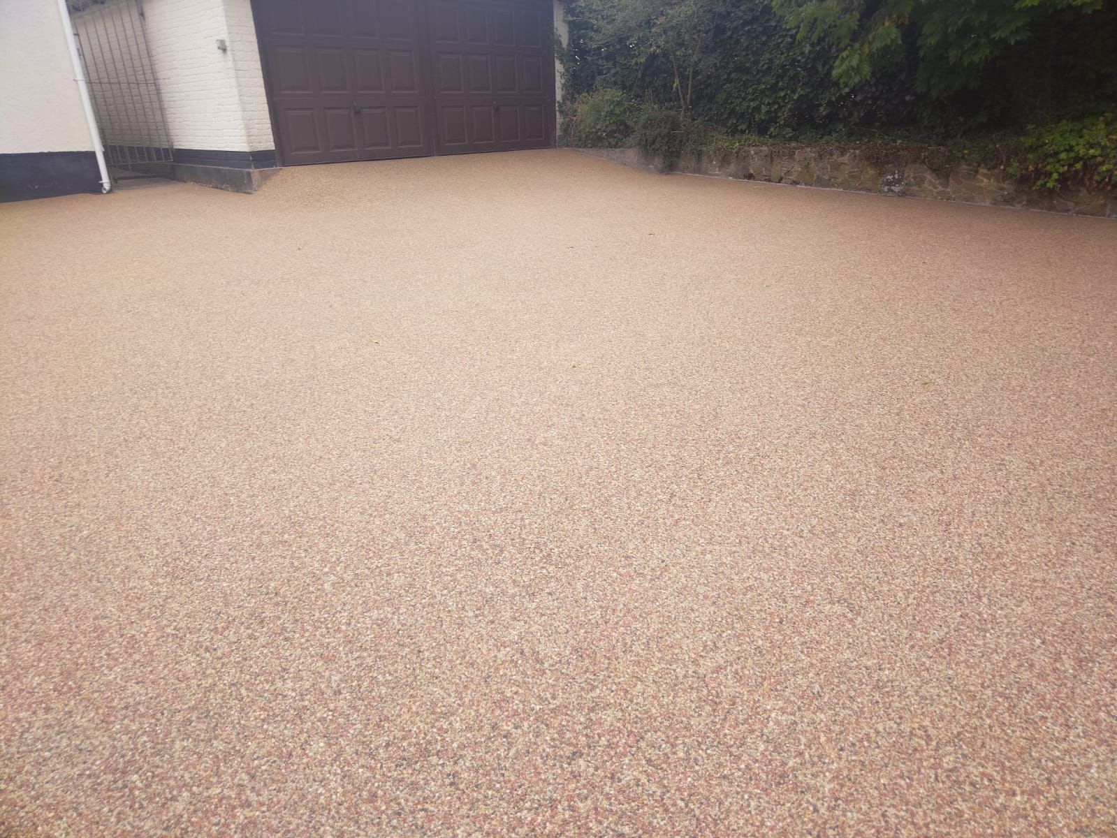 Resin or Concrete, What's Best For Your Driveway?