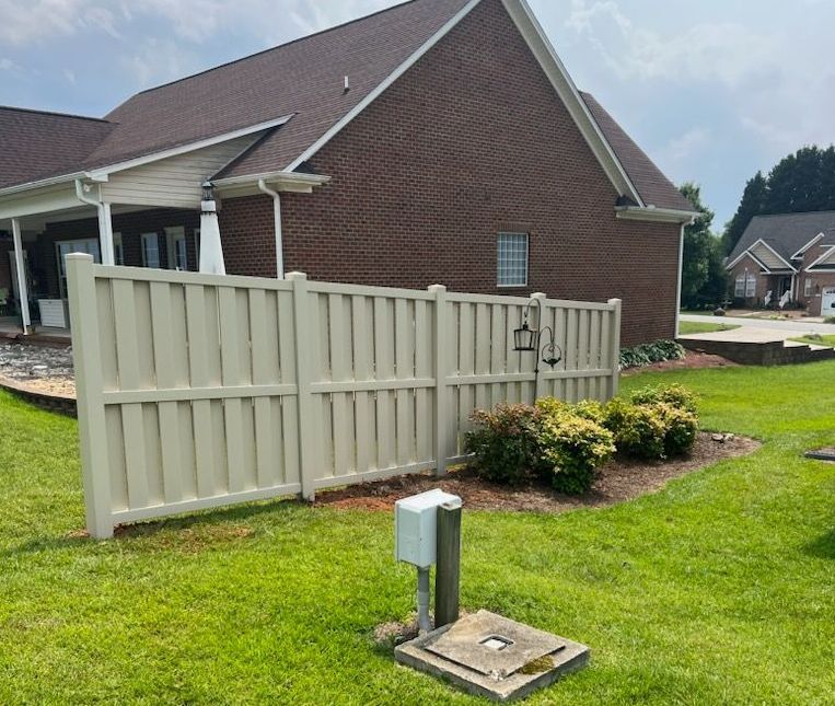 Vinyl Fence in Greensboro. Vinyl Fence in High Point