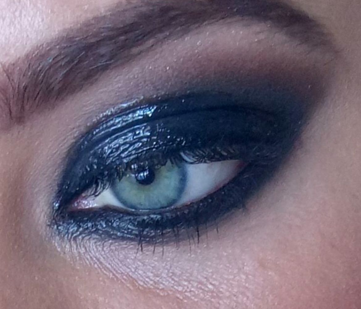 Smokey eye makeup artist Jess Cagney