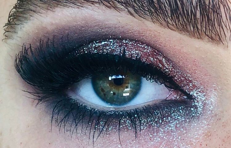 Playing with makeup colour Jess Cagney