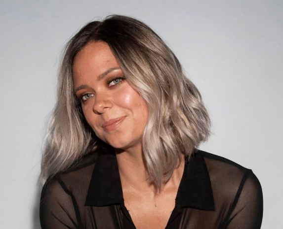 Kirsty Leigh makeup headshot