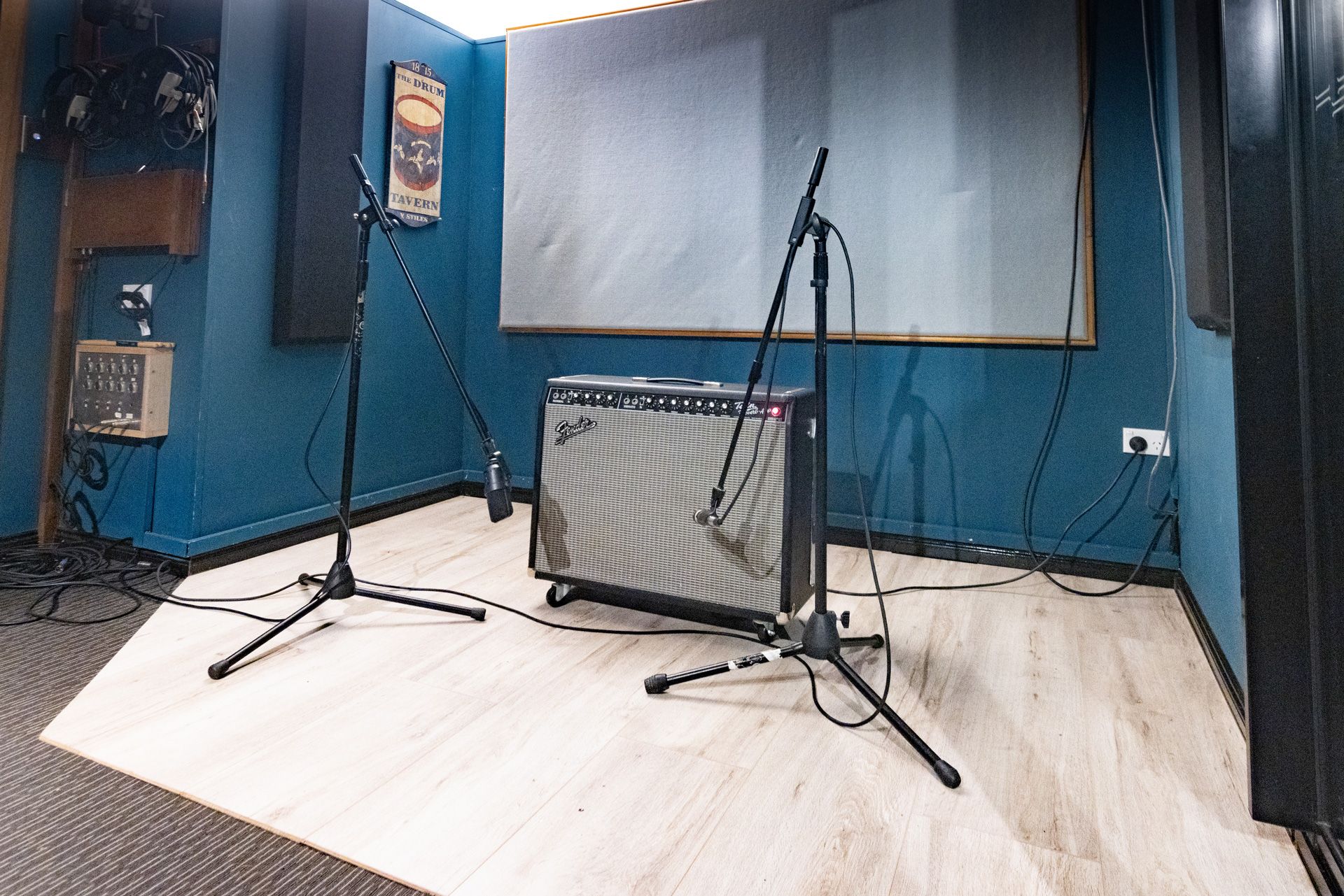 Microphones and Amplifier | Cairns, QLD | Pegasus Studios