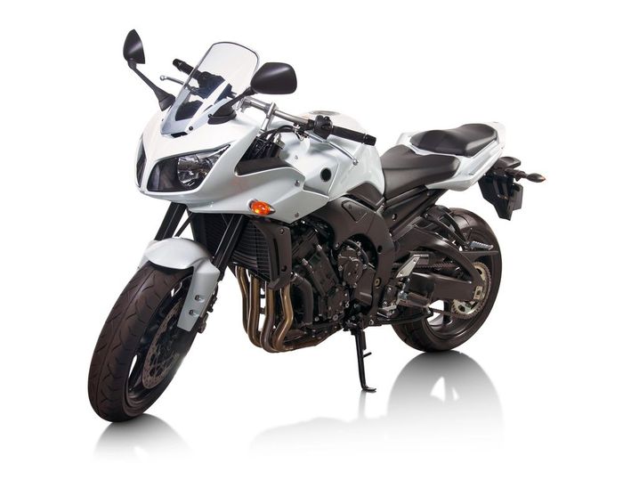 Una motocicleta con la palabra Bajaj en ella