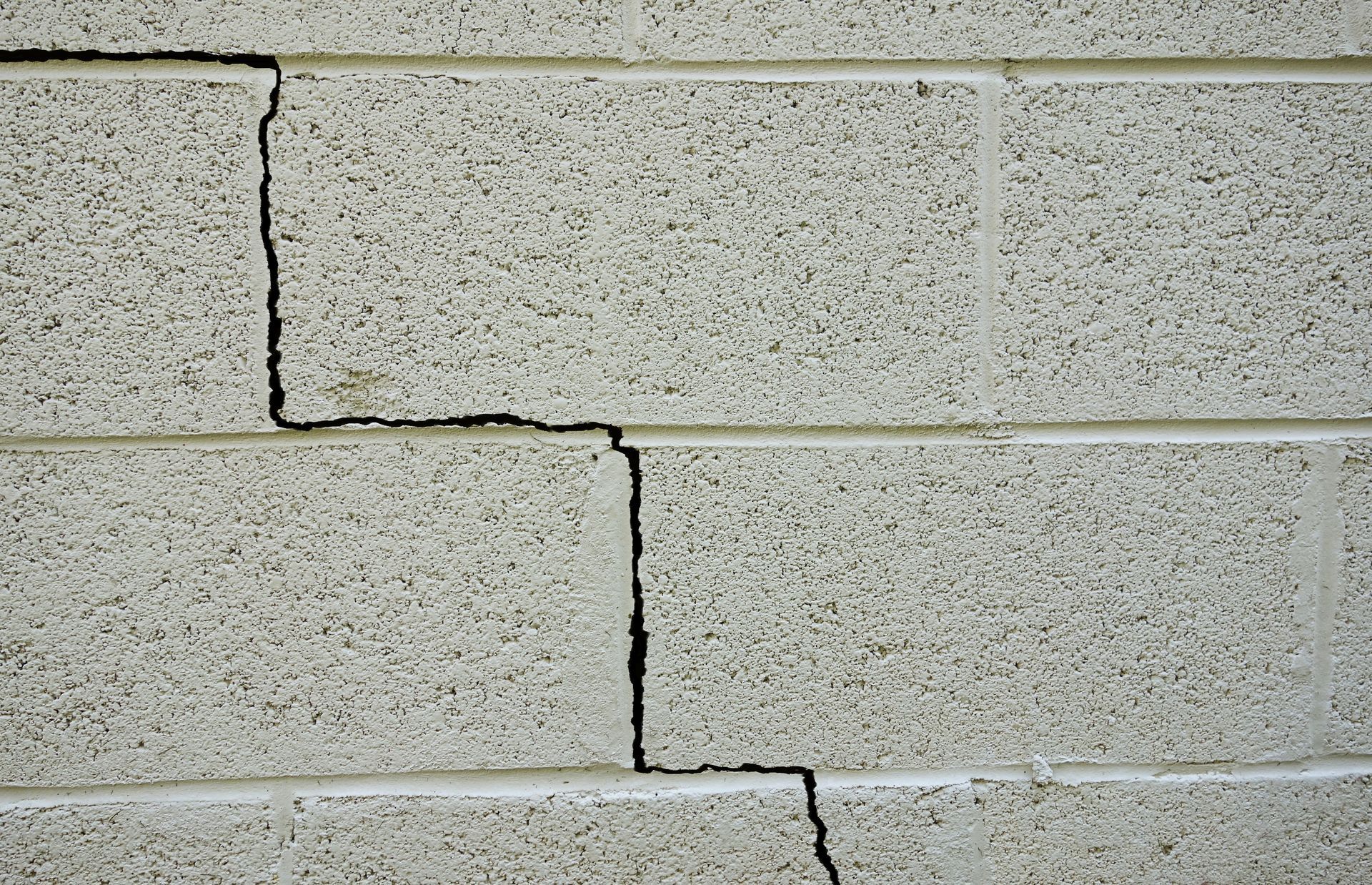 Basement crack repair by ProSeal Waterproofing and Contracting in the Niagara Falls, Welland & St. Catharines area.
