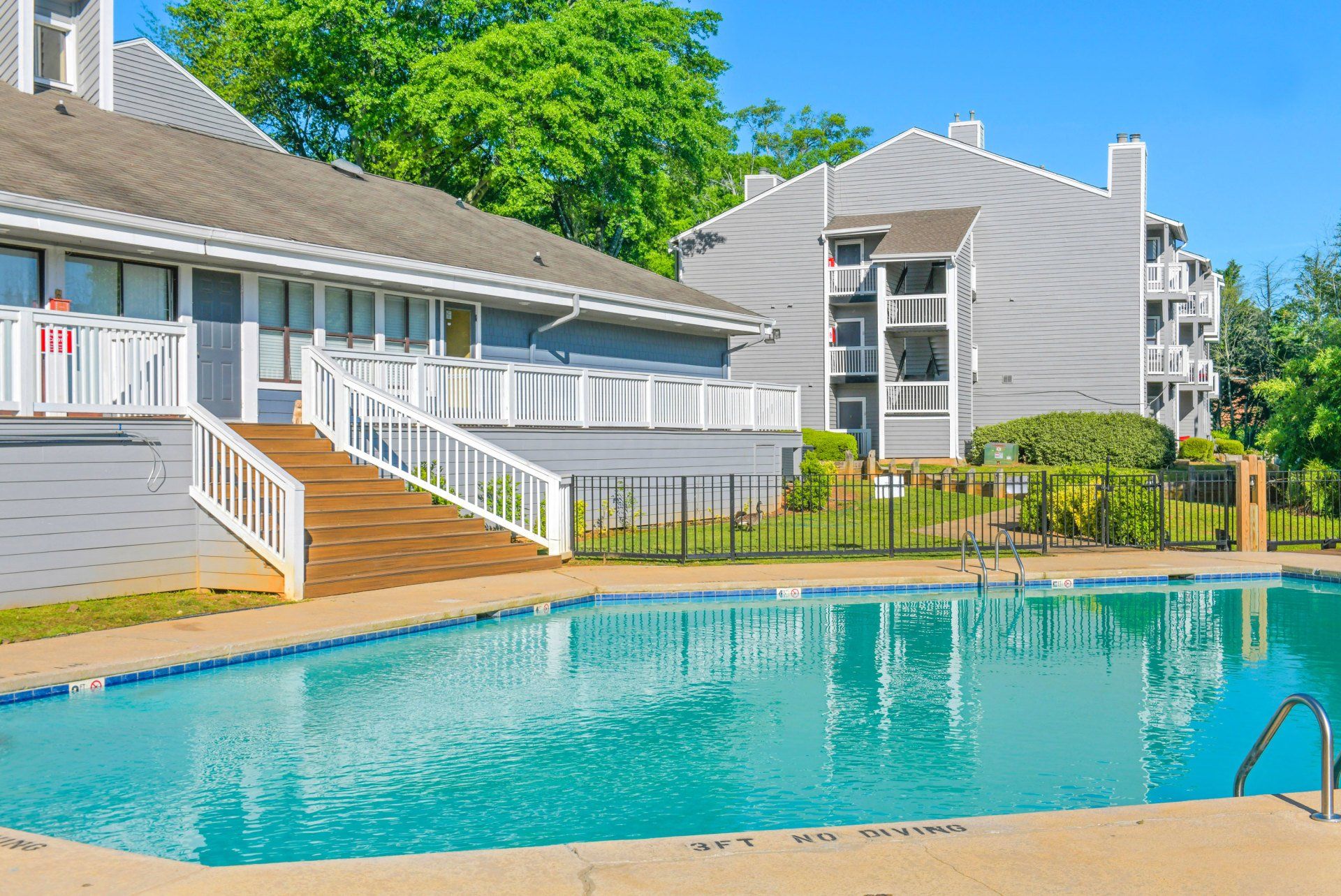 Pool | Amber Lake Apartment Homes