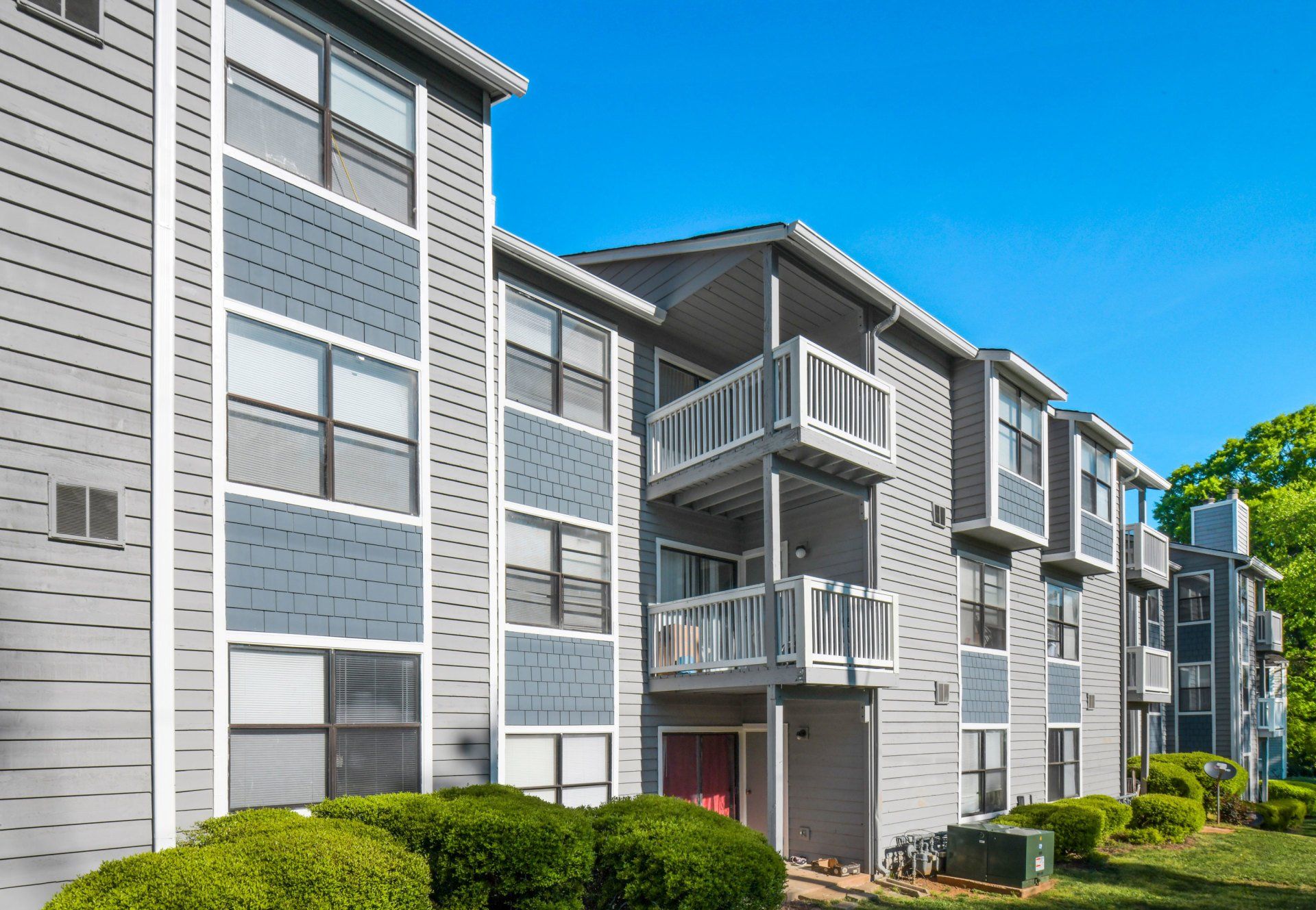 Exterior | Amber Lake Apartment Homes
