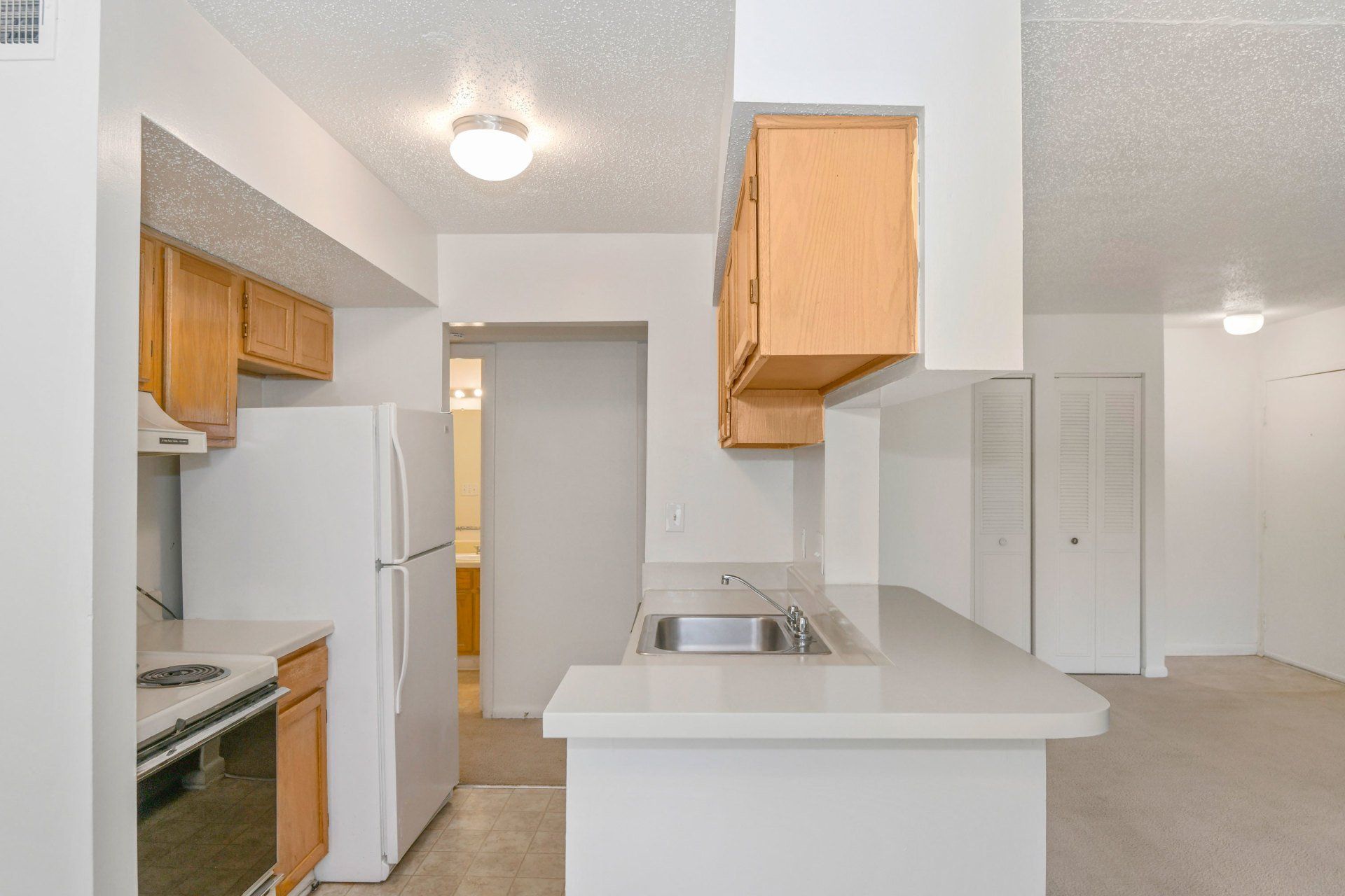 Kitchen | Amber Lake Apartment Homes