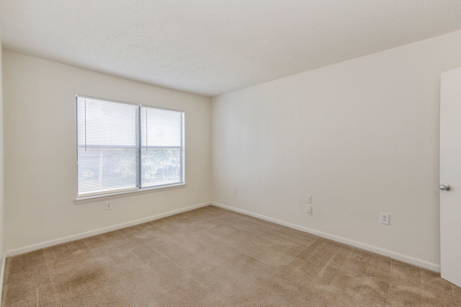 Interior | Amber Lake Apartment Homes