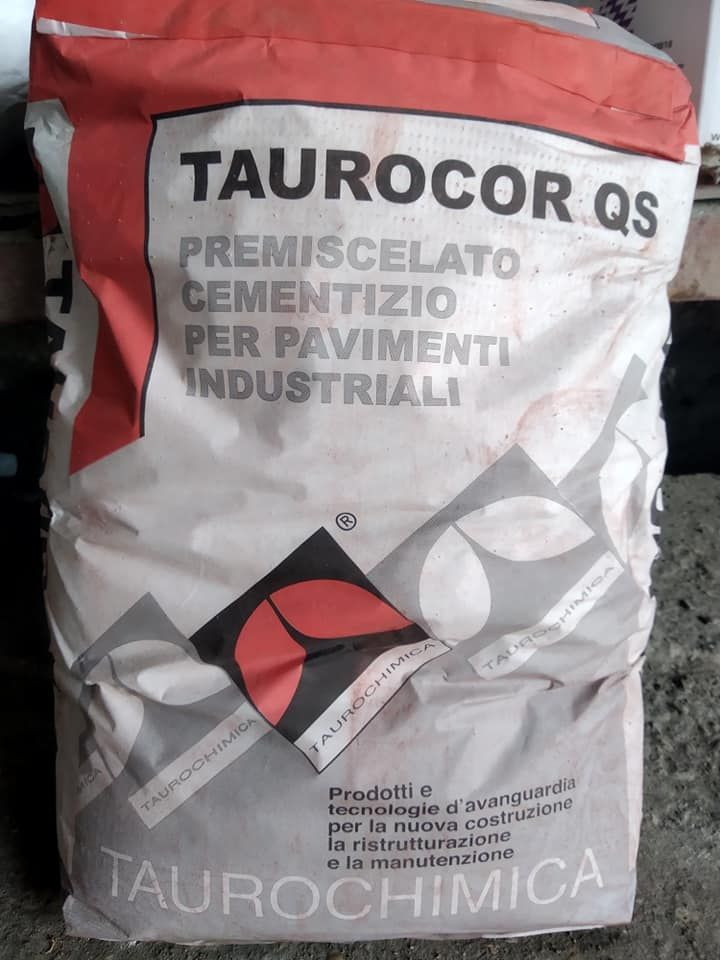 Sacco di cemento premiscelato 