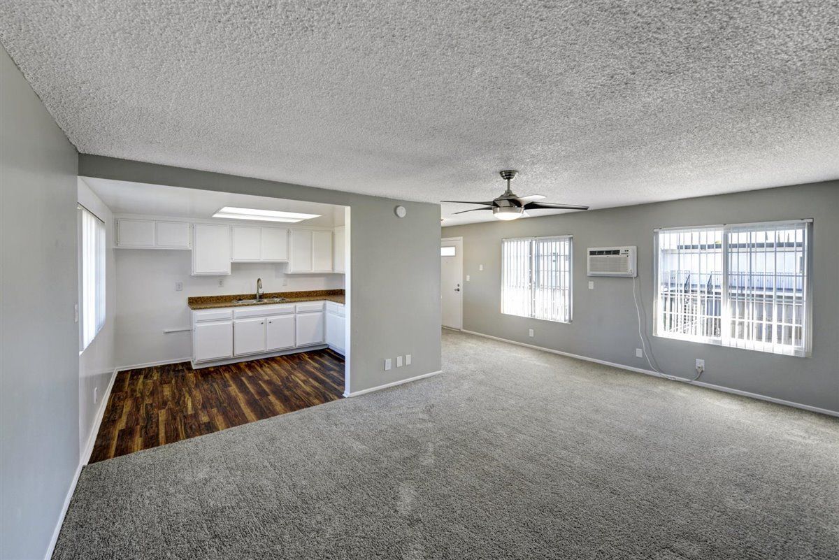 Fair Oaks living room and kitchen layout