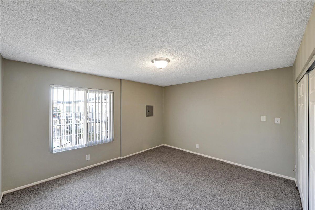 Fair Oaks living area with window