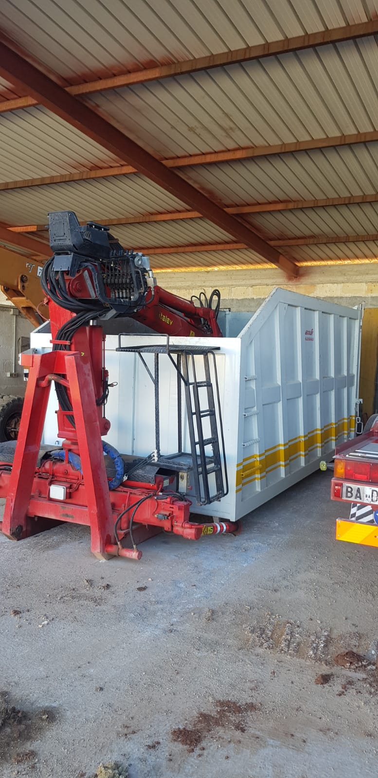 Mezzo per il compattamento rifiuti