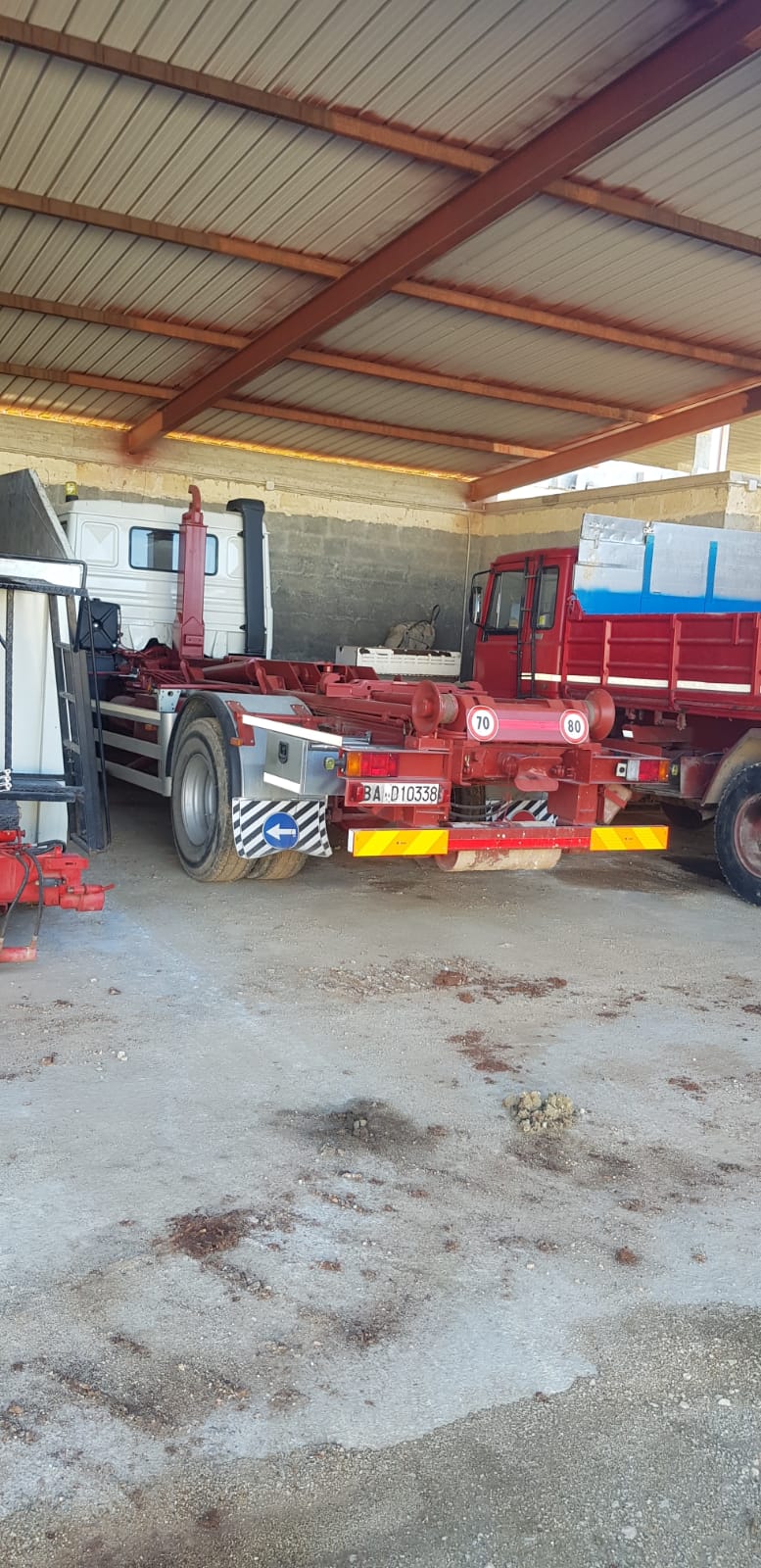 Mezzo speciale per recupero rifiuti