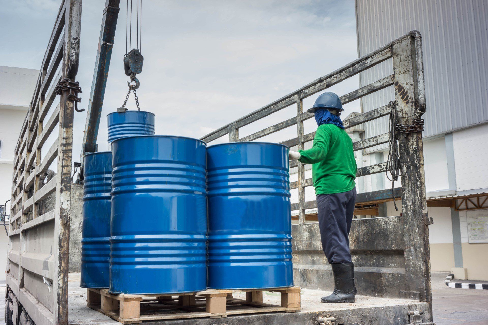 addetto allo smaltimento rifiuti liquidi