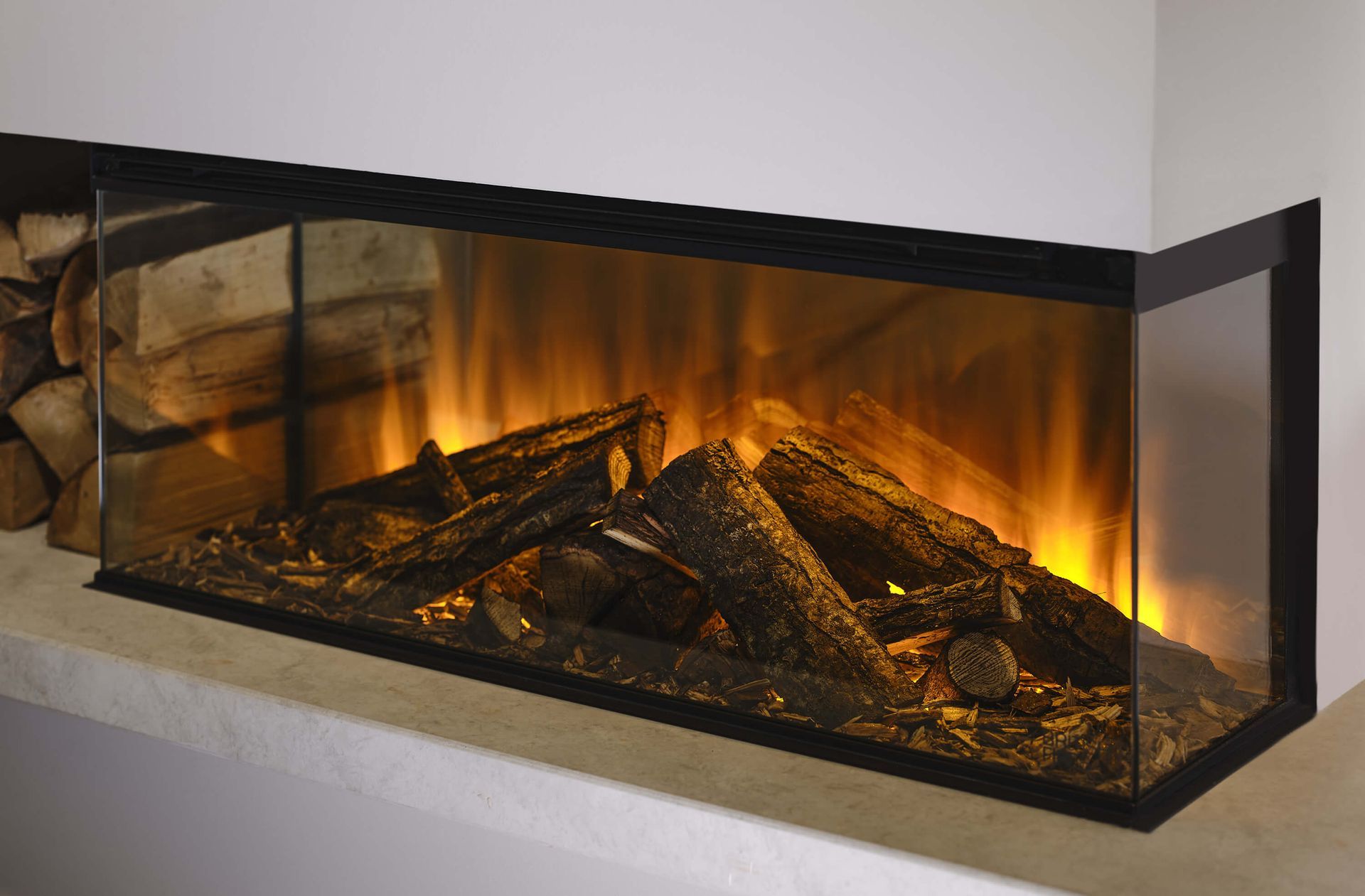 british fires new foret 870 electric fire close up. Showing the deluxe real logs