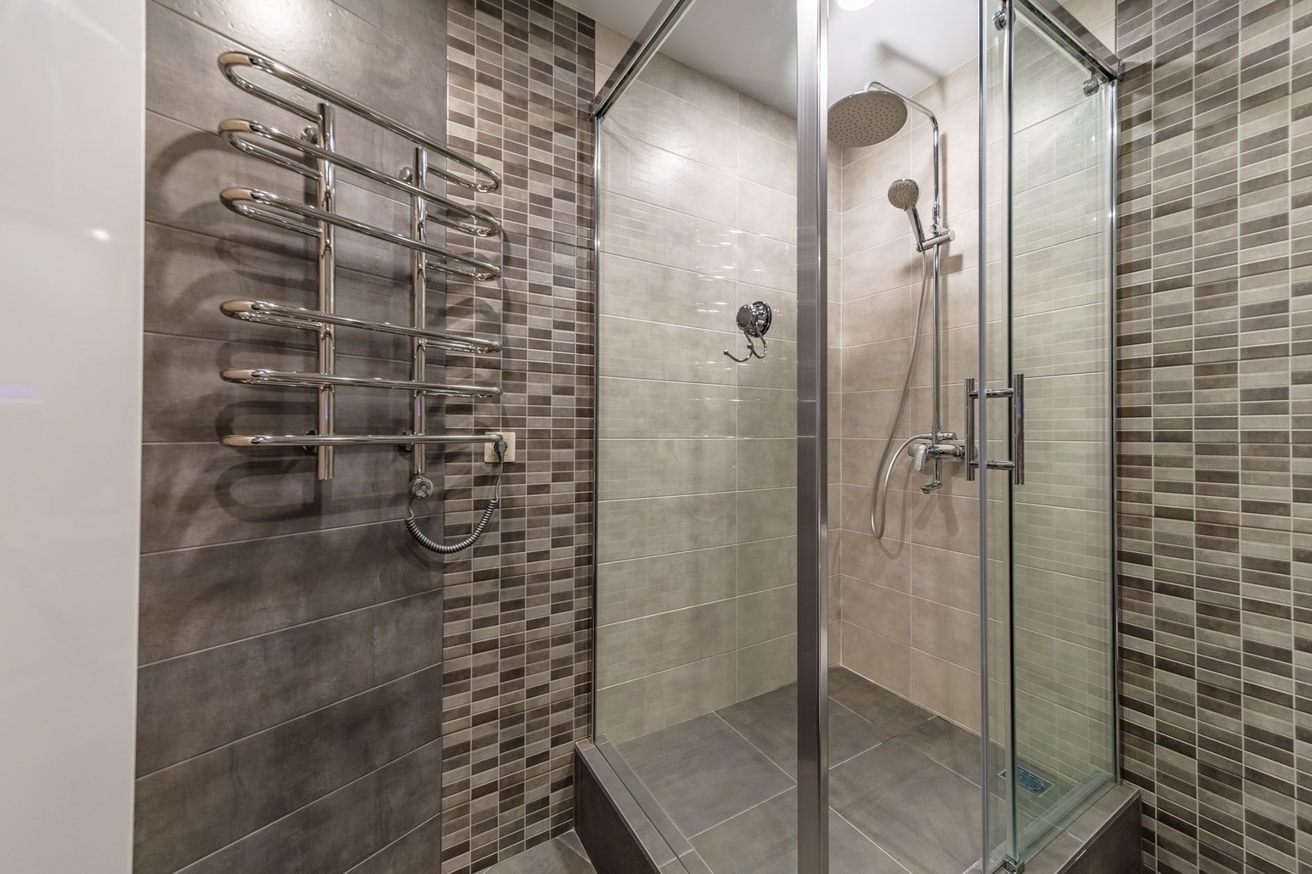 Shower door — Pinckney, MI — Pinckney Glass Inc.