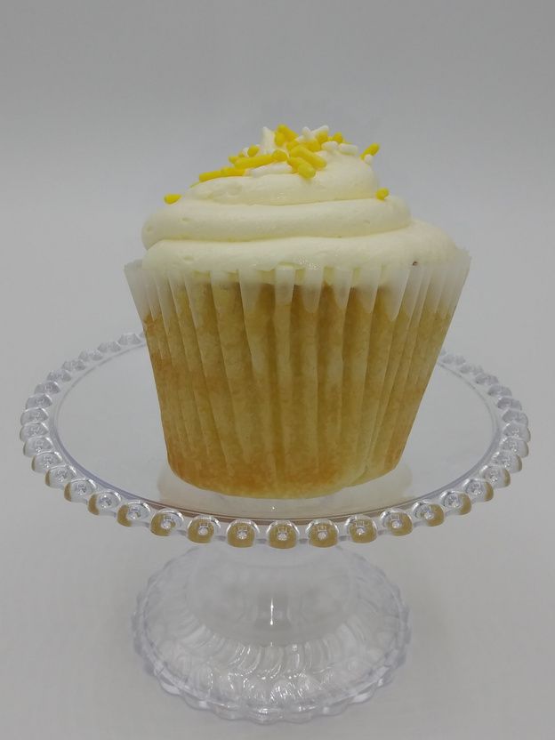 Vanilla Cake With Fresh Lemon Icing— Detroit, MI — Home Sweet Home Specialty Bakeshop LLC
