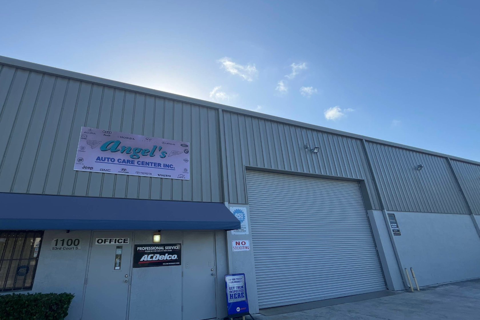 Shop Close Up Photo | Angel's Auto Care Center